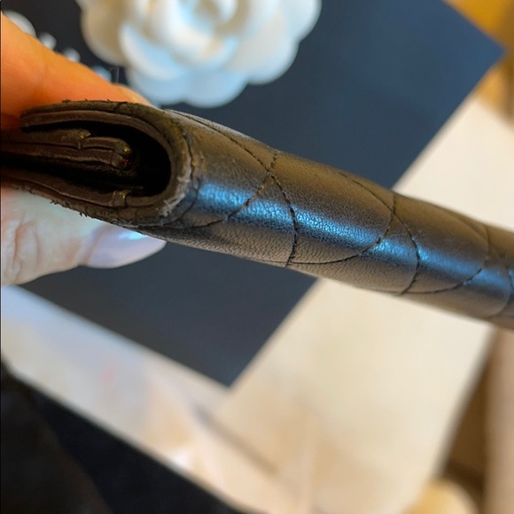 SOLD!!!! CHANEL Black Quilted Leather Card Holder - Picture 11 of 13